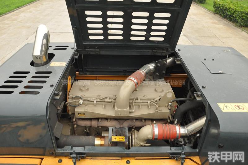 现代R385LC-9T挖掘机局部