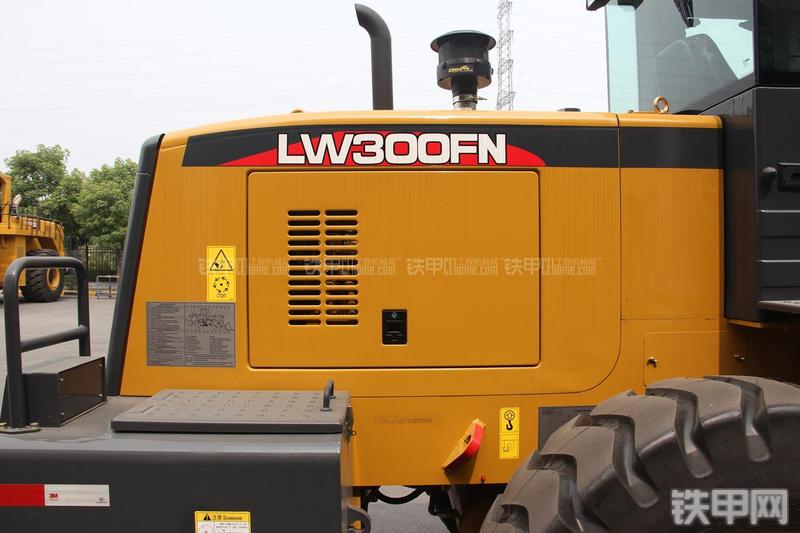 徐工LW300FN装载机局部