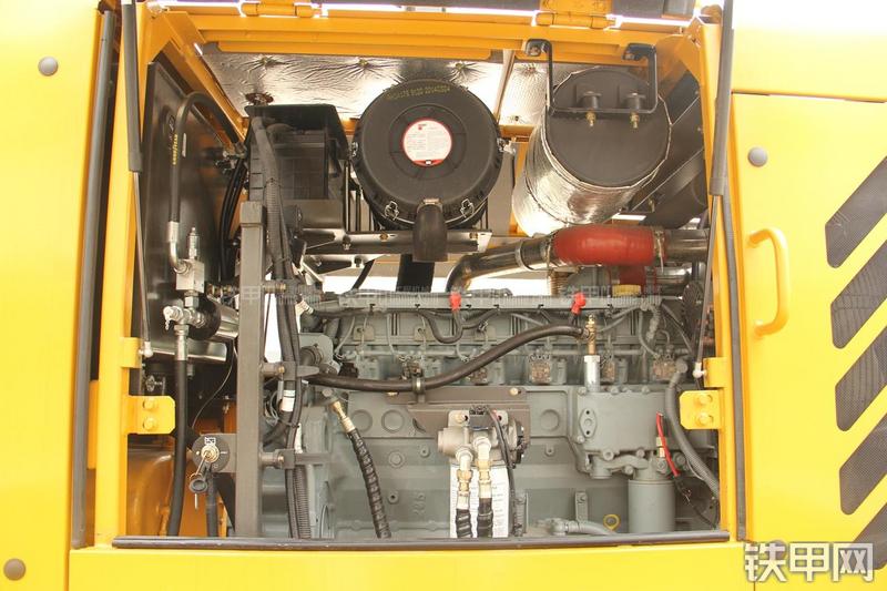 山东临工LG9190平地机局部