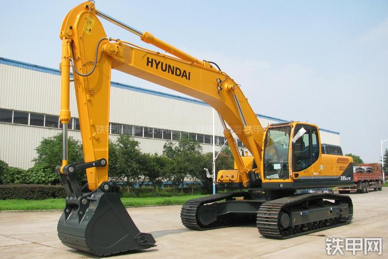 现代R335LC-9T挖掘机整机外观