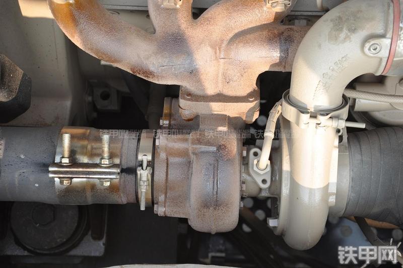 现代R305LC-9T挖掘机局部