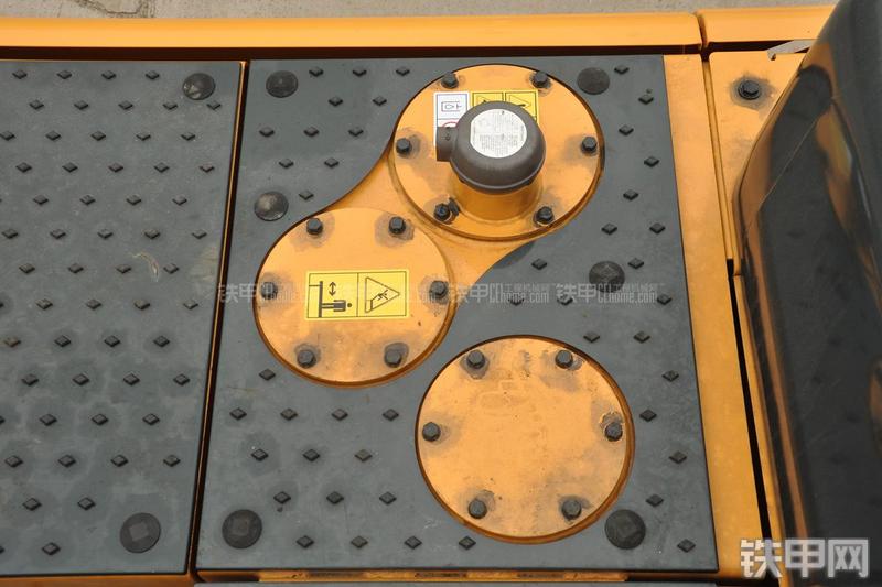 现代R385LC-9T挖掘机局部