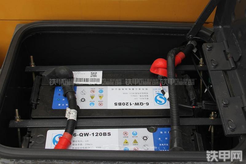 徐工LW300FN装载机局部