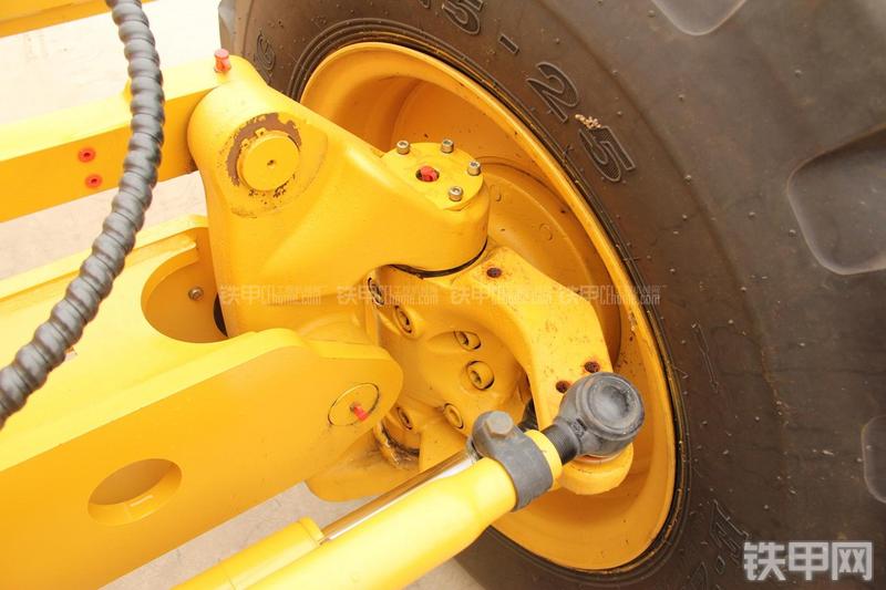 山东临工LG9190平地机局部