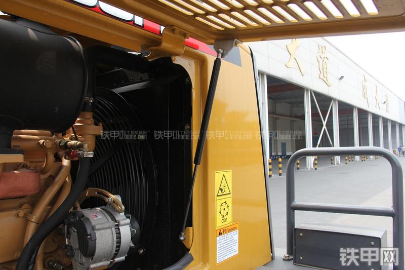 徐工LW300FN装载机局部