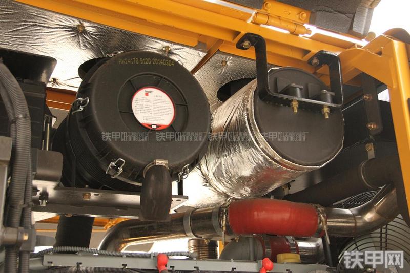 山东临工LG9190平地机局部