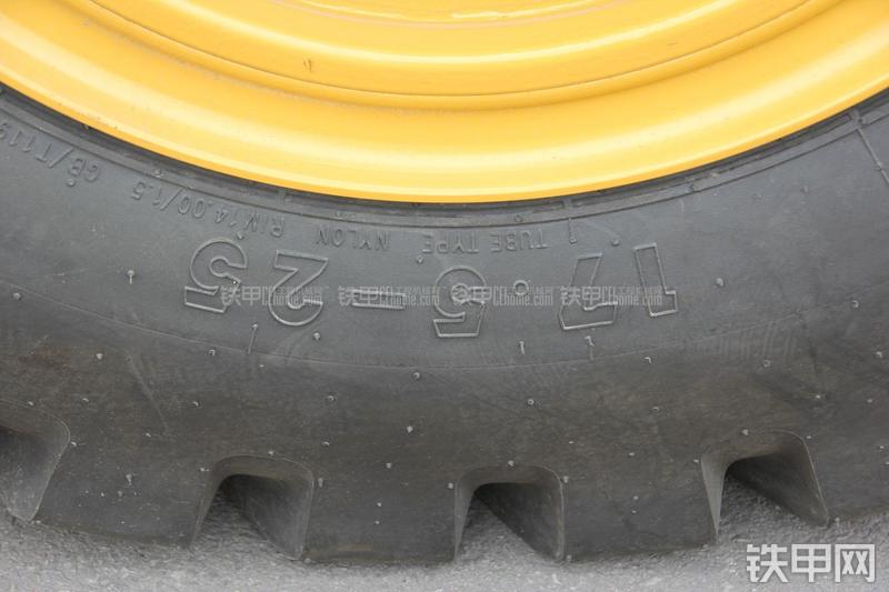 徐工LW300FN装载机局部