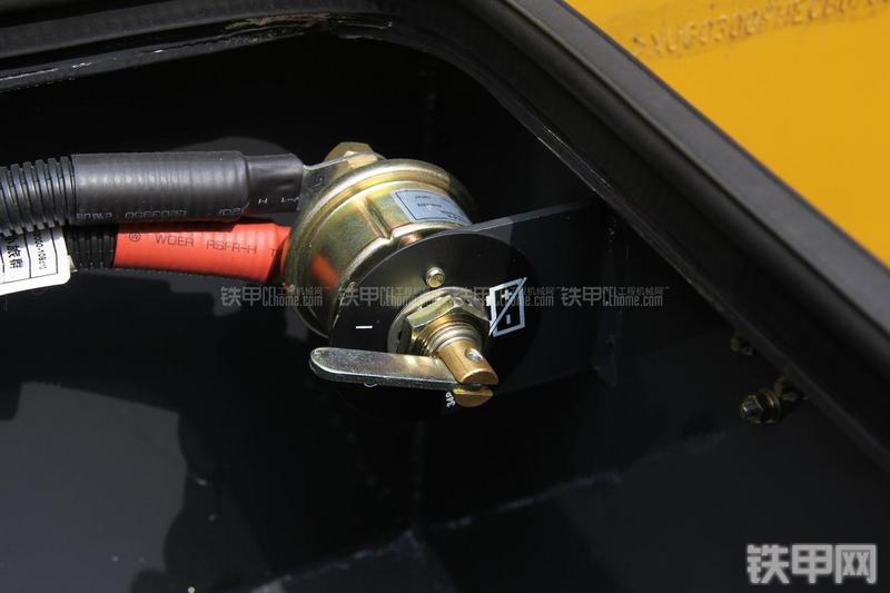 徐工LW300FN装载机局部