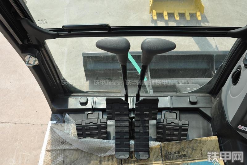 住友 SH80-6挖掘机局部