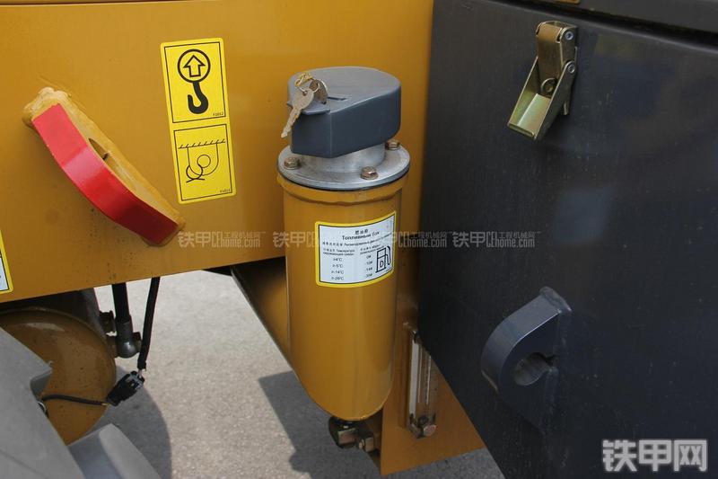 徐工LW300FN装载机局部