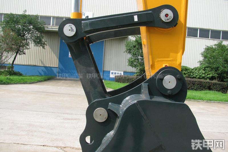 现代R335LC-9T挖掘机局部