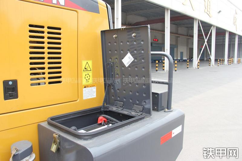 徐工LW300FN装载机局部