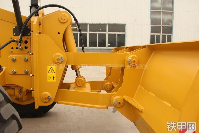 山东临工LG9190平地机局部