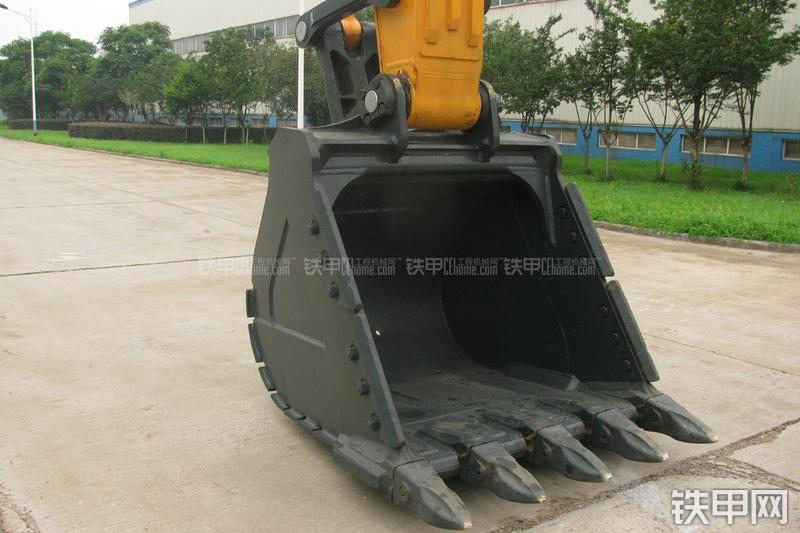 现代R485LC-9T挖掘机局部