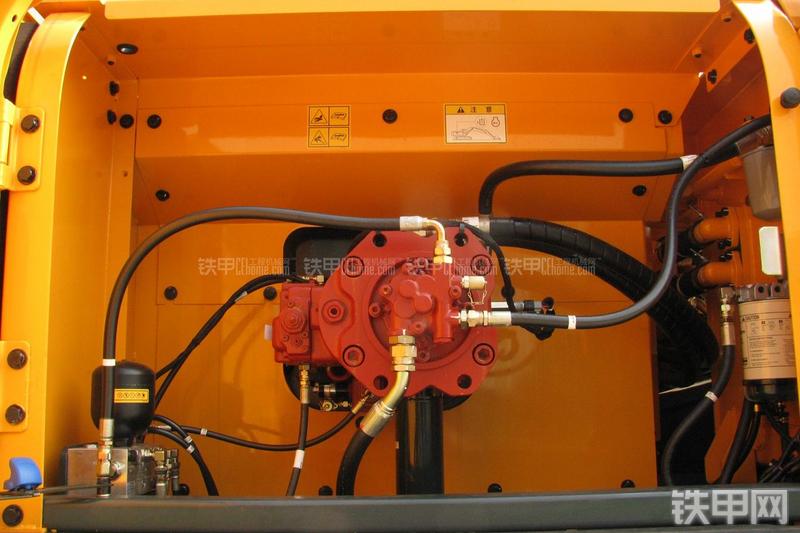 现代R335LC-9T挖掘机局部