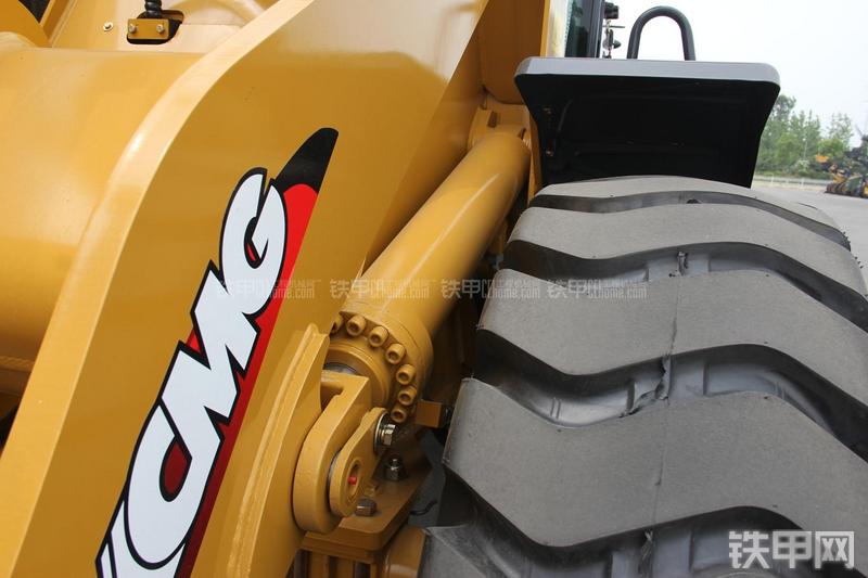 徐工LW300FN装载机局部