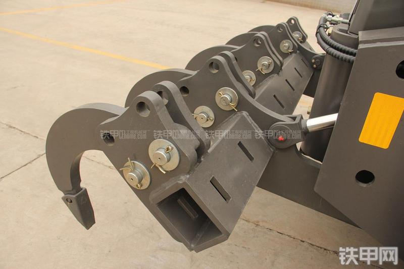 山东临工LG9190平地机局部