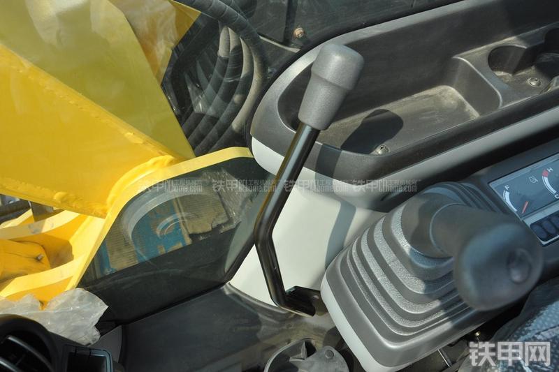 住友 SH80-6挖掘机局部