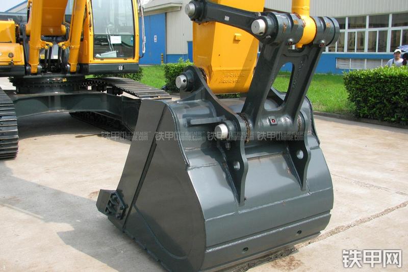 现代R335LC-9T挖掘机局部