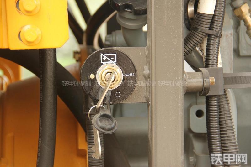 山东临工LG9190平地机局部