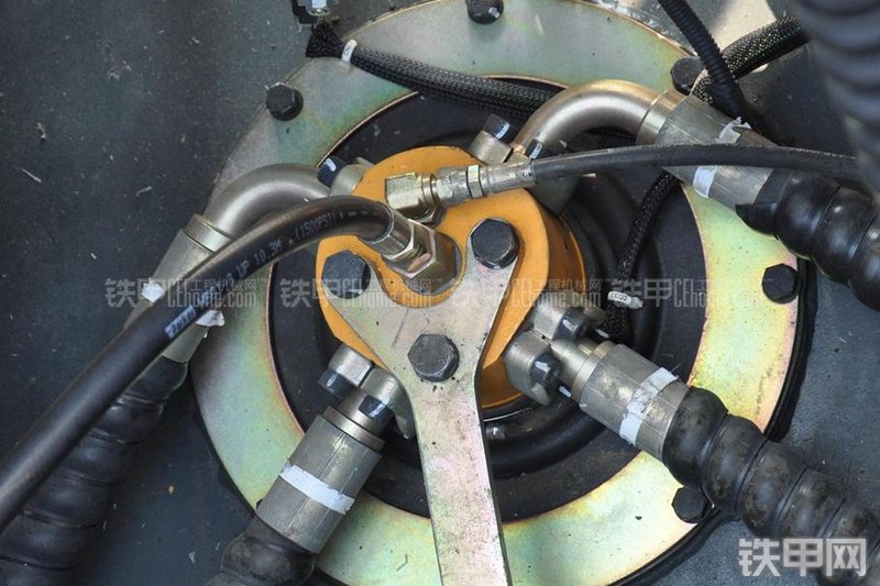 现代R305LC-9T挖掘机局部