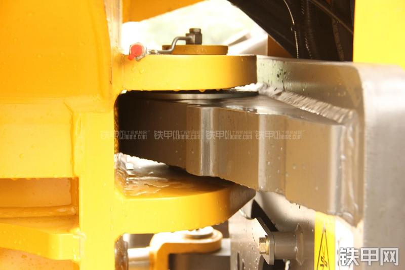 山东临工LG9190平地机局部