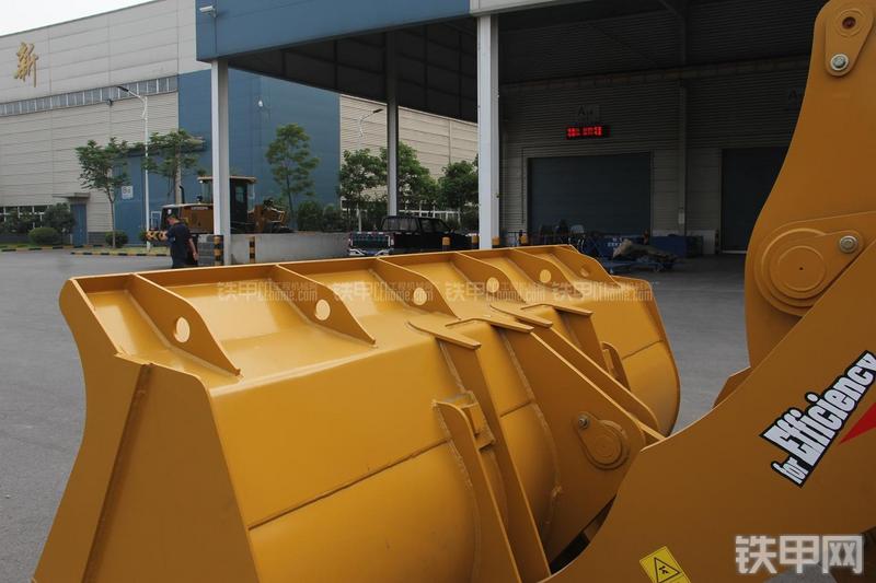 徐工LW500FN装载机局部