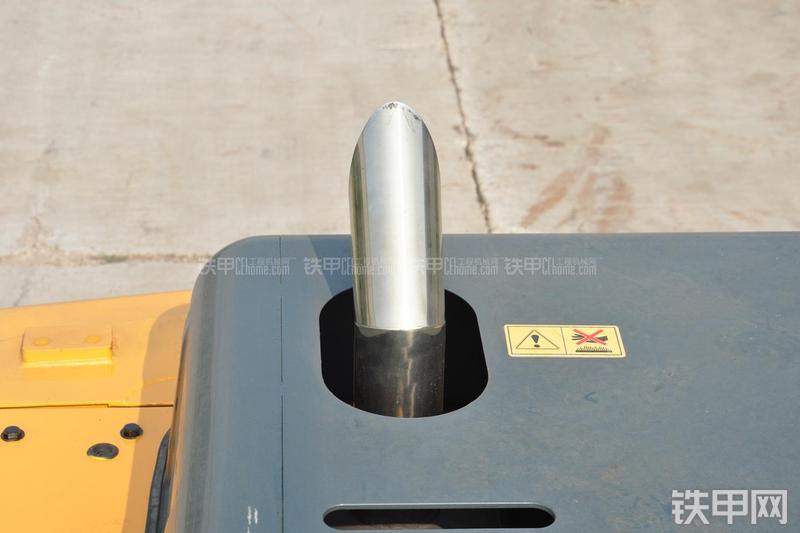 现代R305LC-9T挖掘机局部