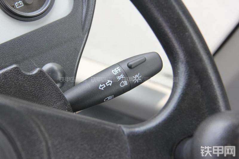 徐工LW300FN装载机局部