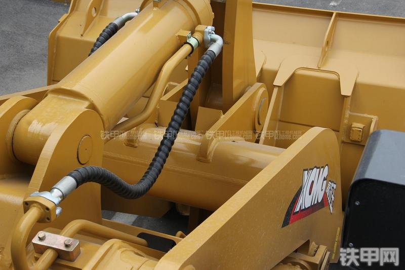 徐工LW500FN装载机局部