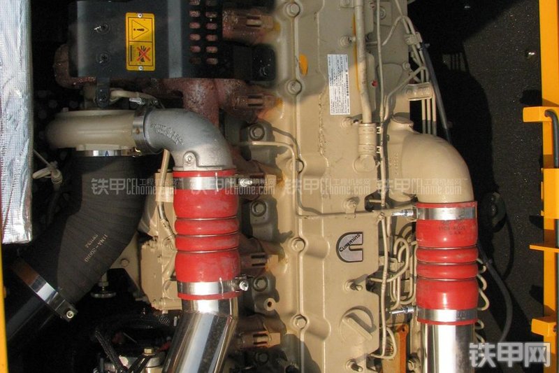 现代R335LC-9T挖掘机局部