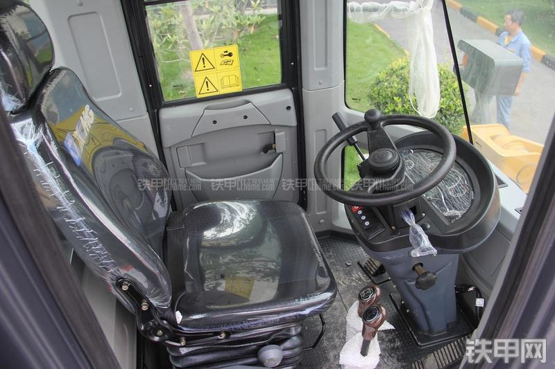 徐工LW500FN装载机局部