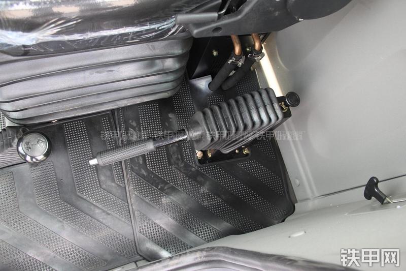 徐工LW300FN装载机局部