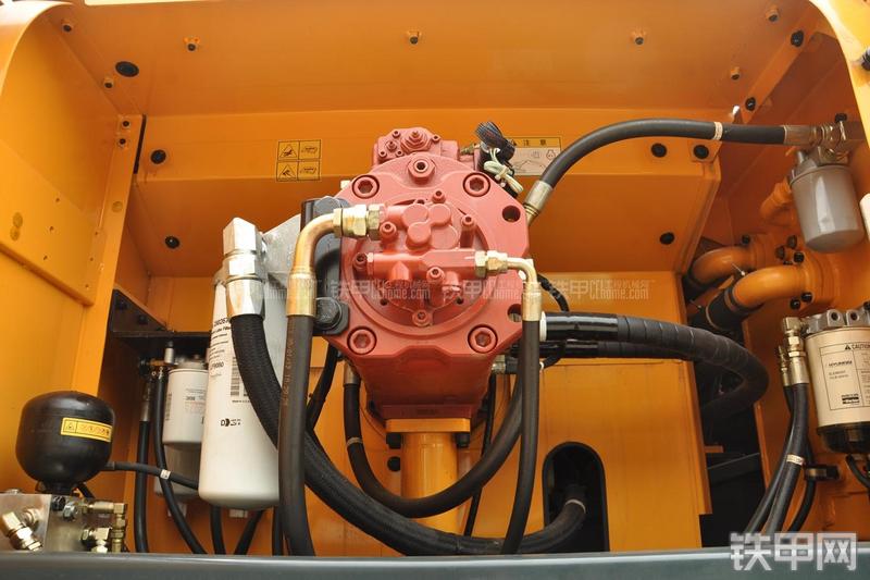 现代R385LC-9T挖掘机局部