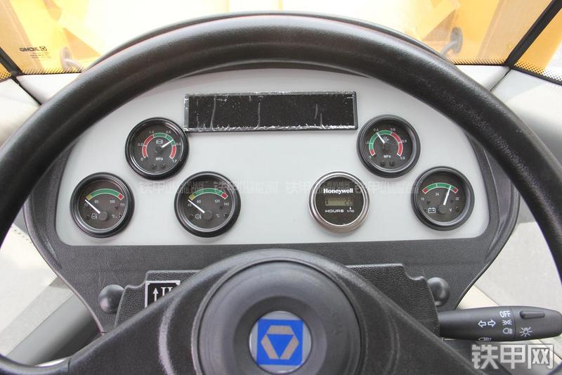 徐工LW300FN装载机局部