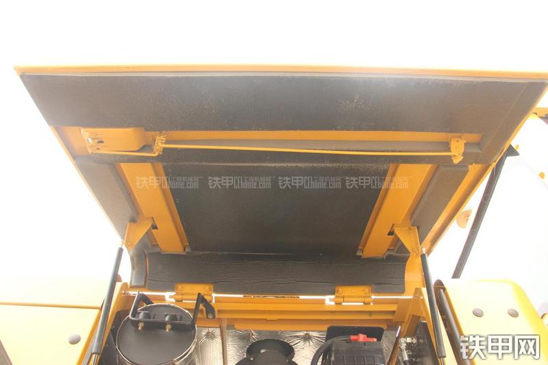 山东临工LG9190平地机局部