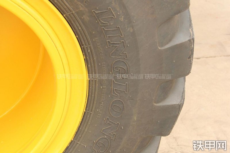 山东临工LG9190平地机局部