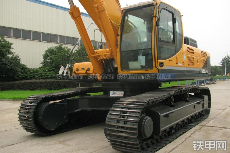 现代R485LC-9T挖掘机局部