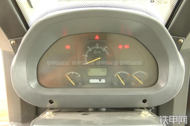 山东临工LG9190平地机局部