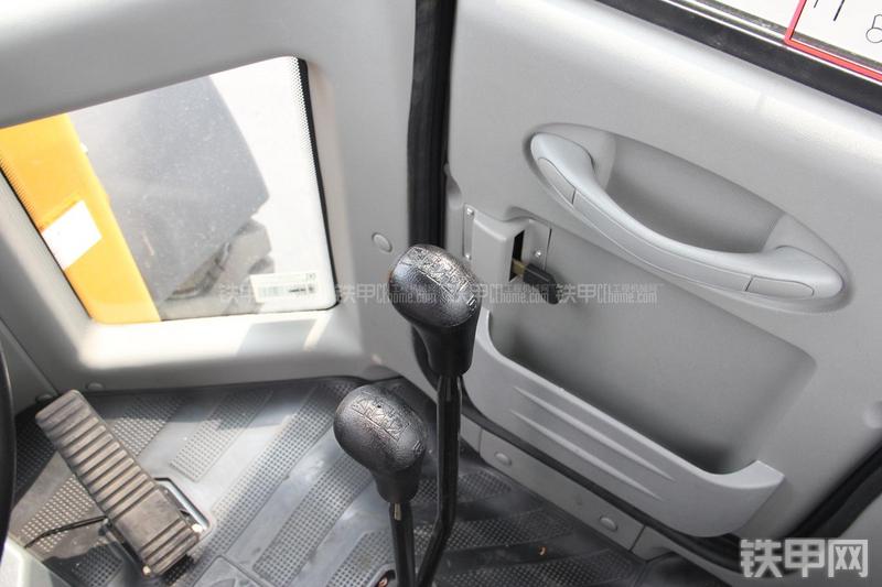 徐工LW300FN装载机局部