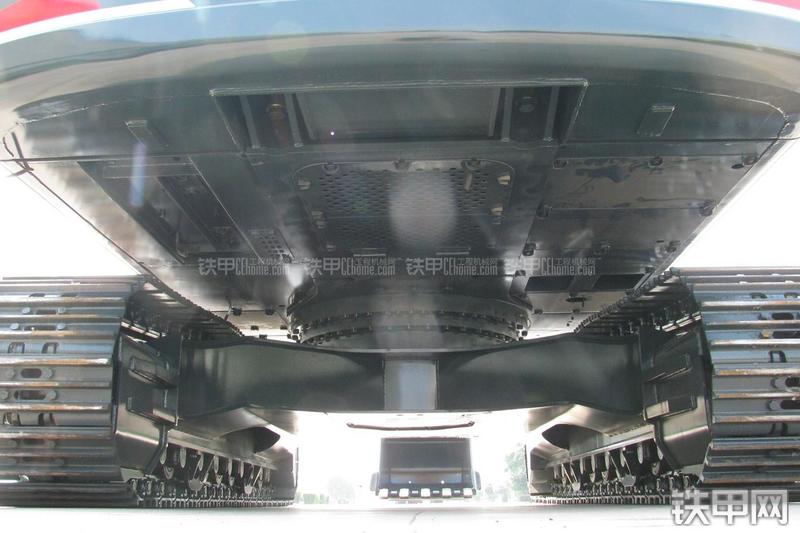 现代R335LC-9T挖掘机局部