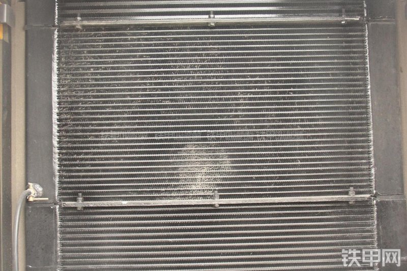 山东临工LG9190平地机局部