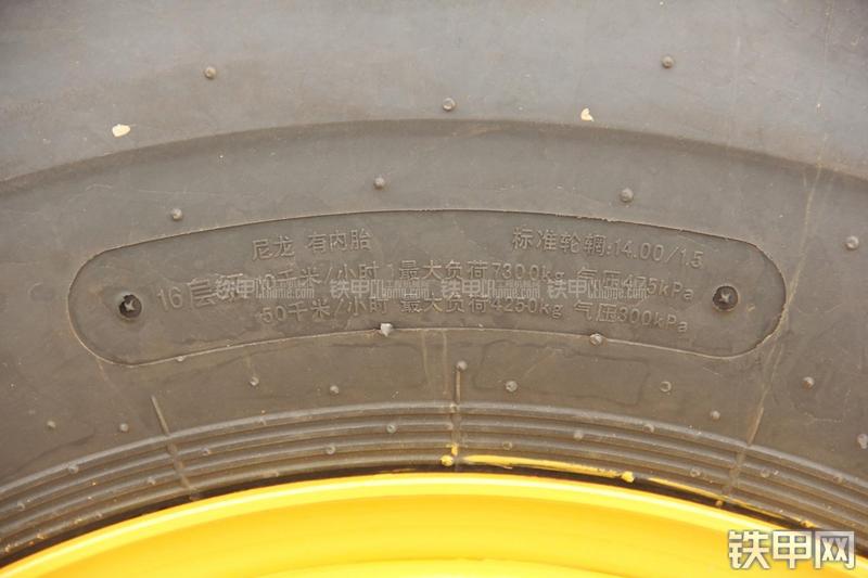 山东临工LG9190平地机局部