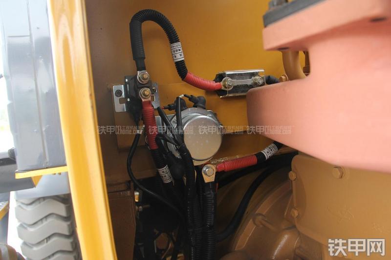 徐工LW300FN装载机局部