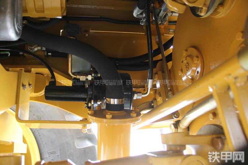 徐工LW300FN装载机局部