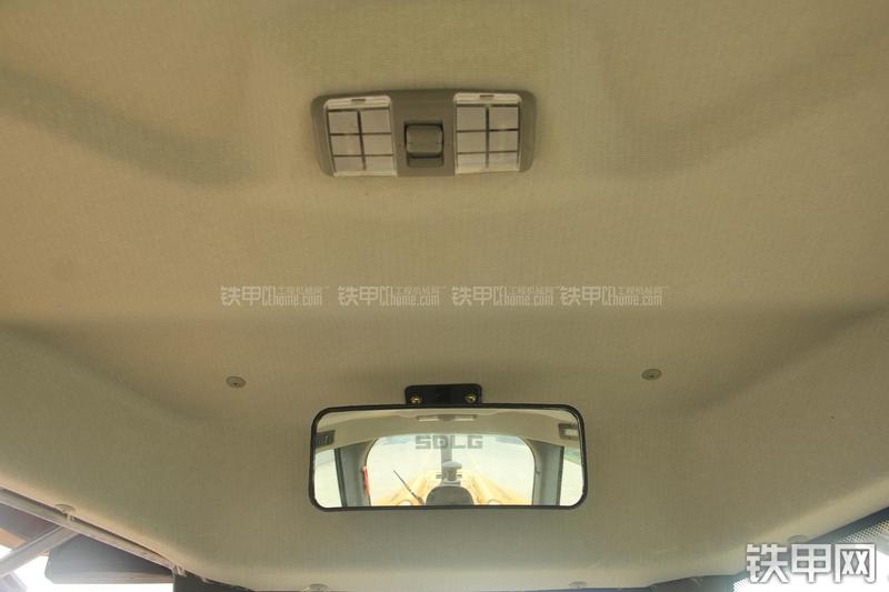 山东临工LG9190平地机局部