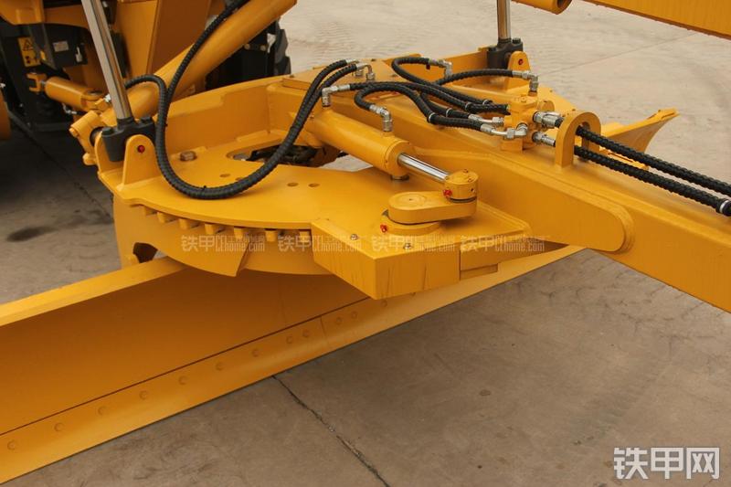 山东临工LG9190平地机局部