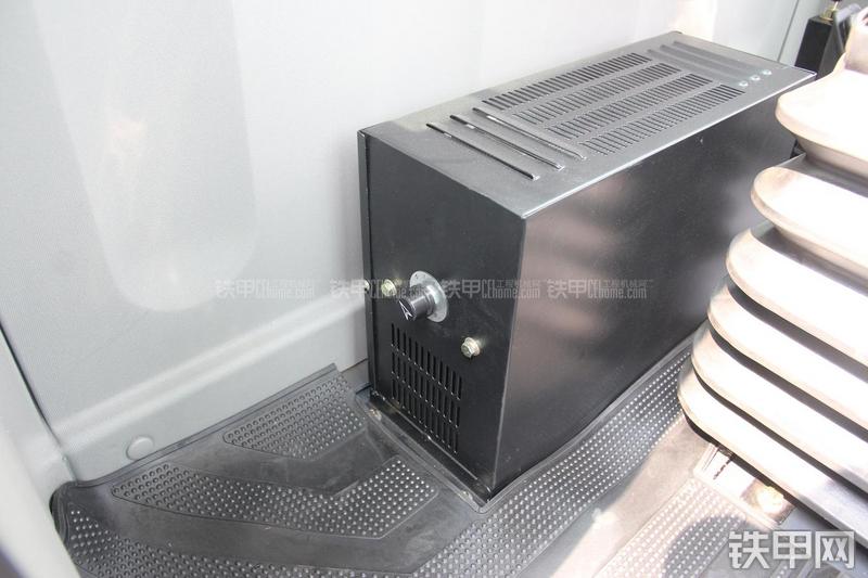 徐工LW300FN装载机局部