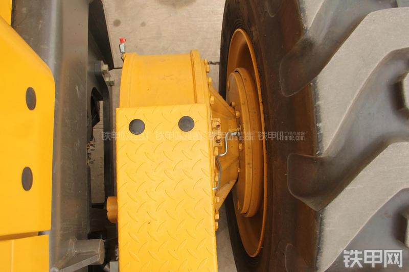 山东临工LG9190平地机局部