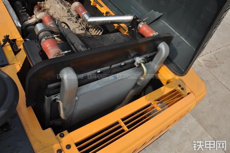 现代R305LC-9T挖掘机局部